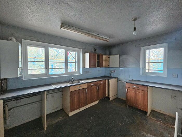 1 Bedroom Flat For Sale In C Dells Close, Chingford, London, E4
