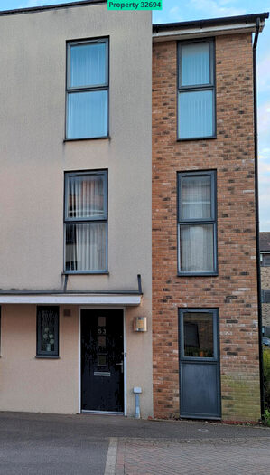 4 Bedroom Town House To Rent In Burlton Road, Cambridge, CB3