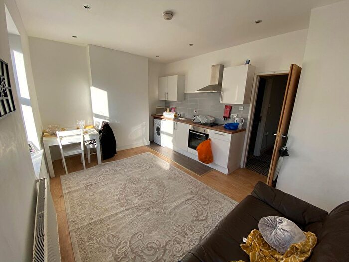 2 Bedroom Flat To Rent In Mackintosh Place, Cardiff, CF24