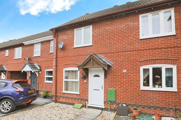 2 Bedroom Terraced House For Sale In Grasshopper Avenue, Worcester, WR5
