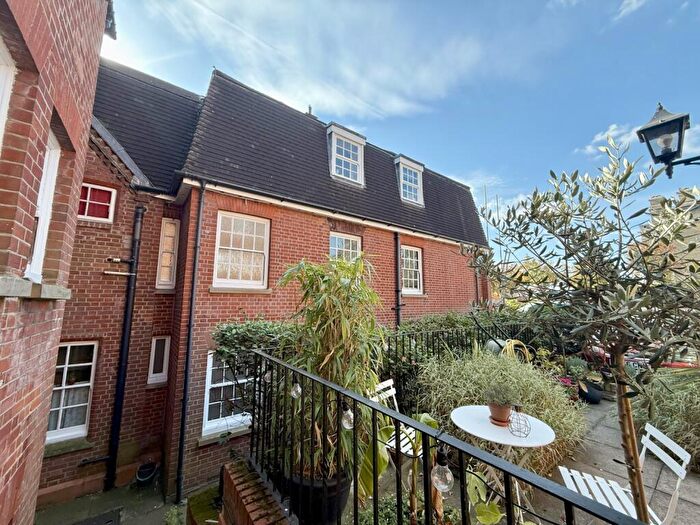 1 Bedroom Apartment For Sale In Parkwood, Henley Road, Ipswich, Suffolk, IP1