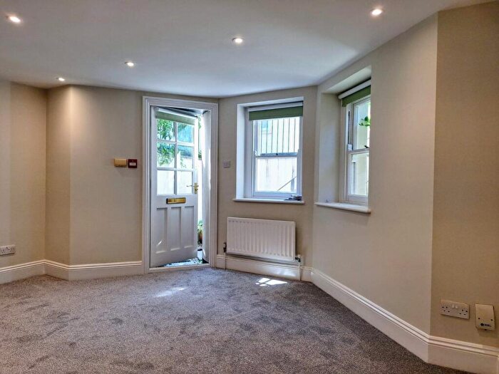 1 Bedroom Flat To Rent In Cambridge House, Redland, Bristol, BS6