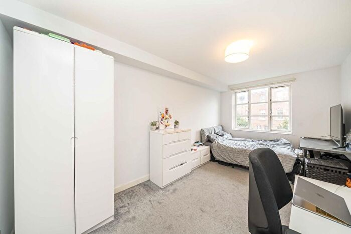 3 Bedroom Flat To Rent In Weston Street, London, SE1