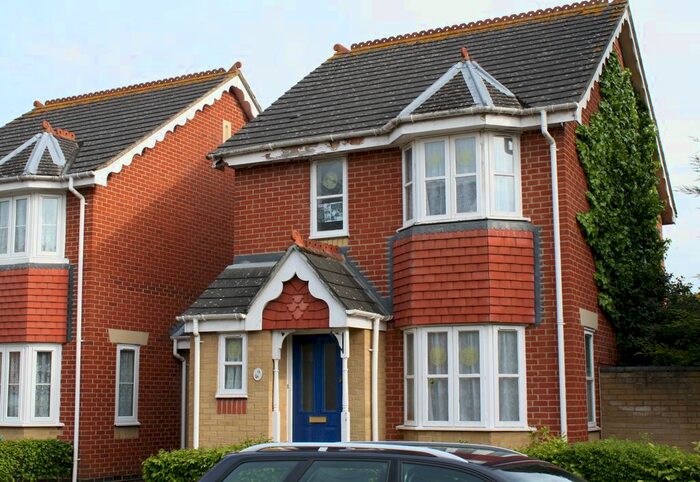 3 Bedroom Link Detached House To Rent In Demesne Furze, Headington, Oxford, OX3