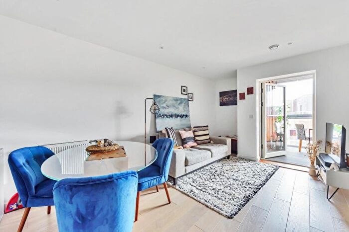 2 Bedroom Flat To Rent In Wilkinson Close, London, NW2