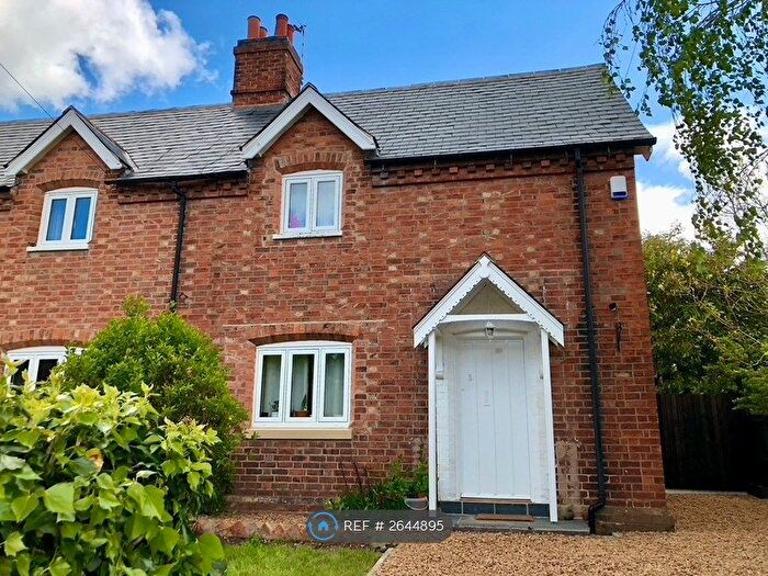 3 Bedroom Semi-detached House To Rent In Church Nook, Wigston, LE18