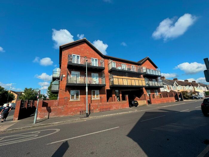 1 Bedroom Flat To Rent In Clark House High Road, RM6