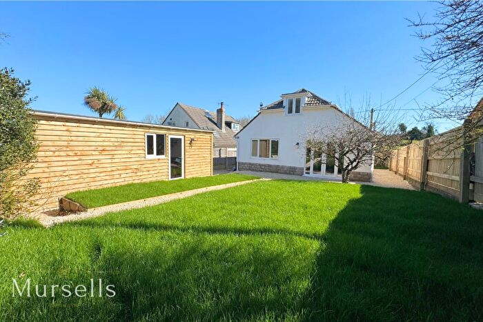 3 Bedroom Chalet For Sale In Flowers Drove, Lytchett Matravers, Poole, BH16