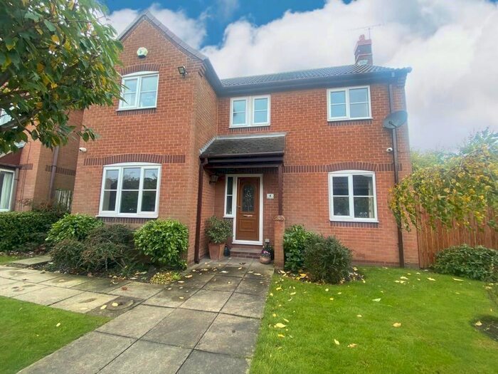 4 Bedroom Detached House For Sale In Ibbetson Oval, Morley, Leeds LS27