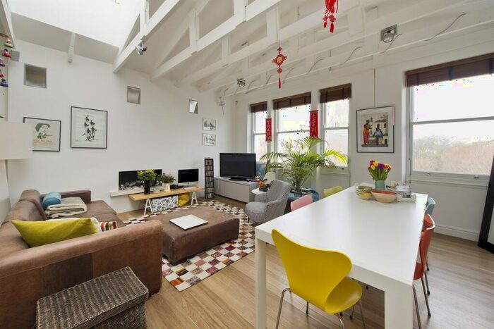 2 Bedroom Flat To Rent In Redcliffe Square, London, SW10