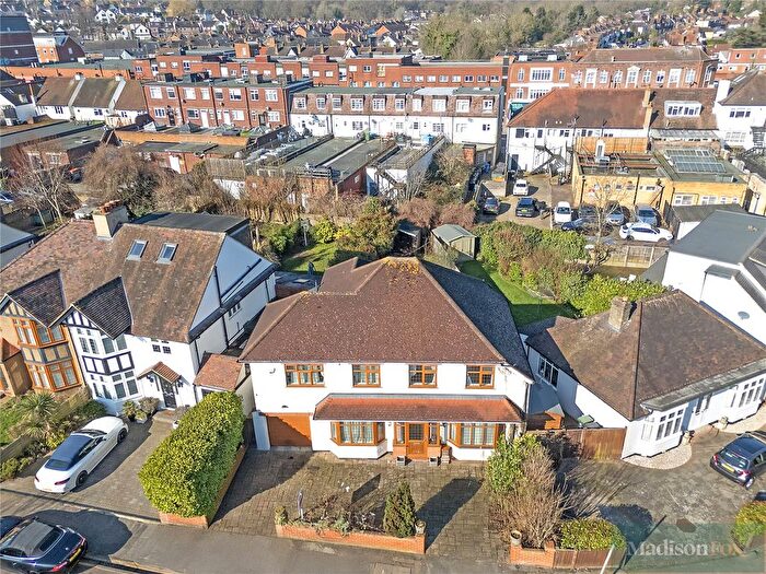 4 Bedroom Detached House For Sale In Brooklyn Avenue, Loughton, Essex, IG10