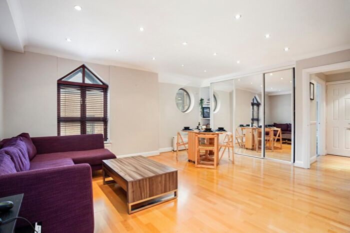 1 Bedroom Apartment To Rent In Regent Court Sheet Street, SL4