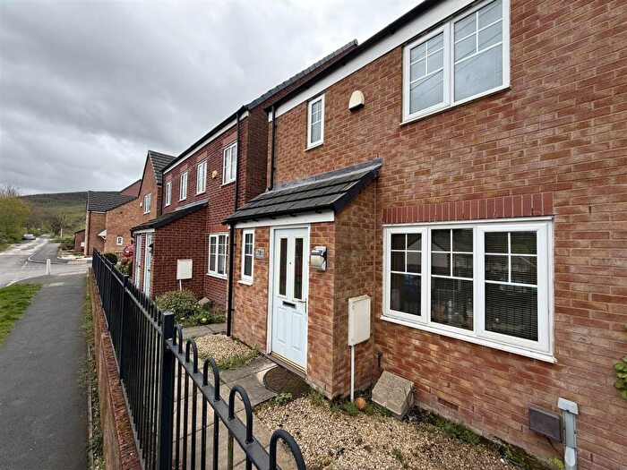 3 Bedroom Semi-Detached House For Sale In Brushes Road, Stalybridge, SK15