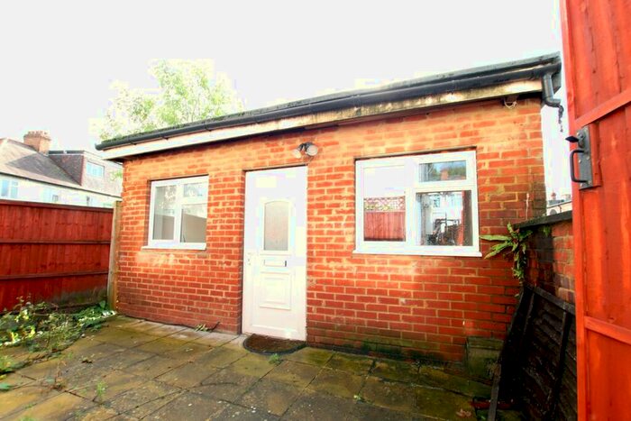 Studio To Rent In Glebe Crescent, London, NW4