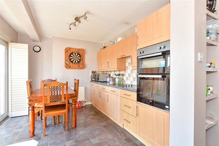 3 Bedroom Semi-detached House For Sale In Edison Road, Welling, Kent, DA16