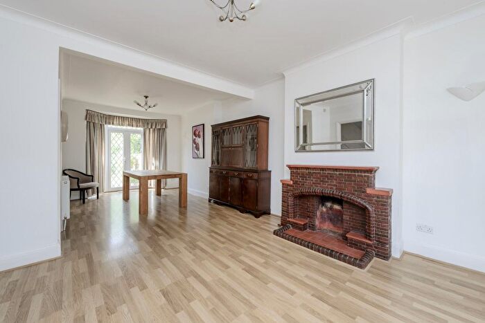 3 Bedroom Semi-Detached House To Rent In Fursby Avenue, West Finchley, N3