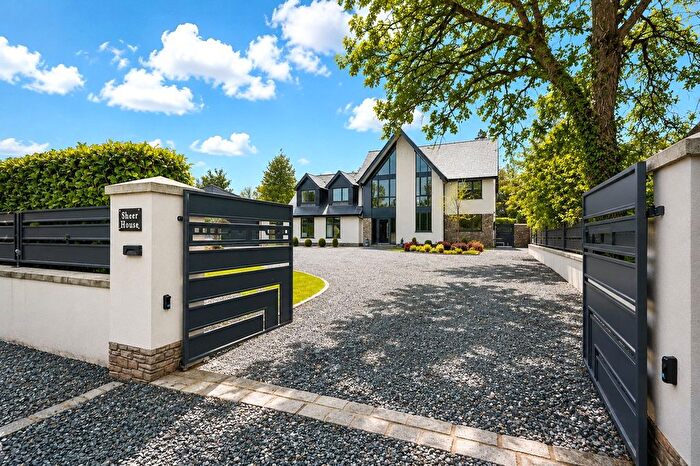 6 Bedroom Detached House To Rent In Sheerwater Avenue, Woodham, Addlestone, Surrey, KT15
