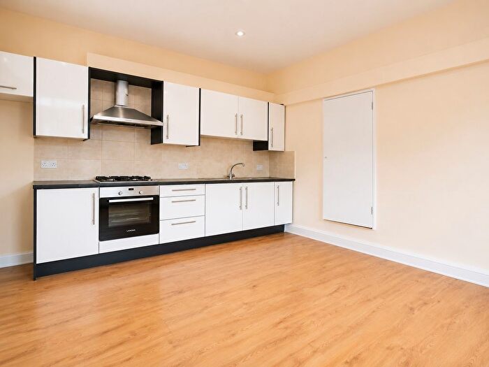 1 Bedroom Flat To Rent In Camp Road, Farnborough, Hampshire, GU14