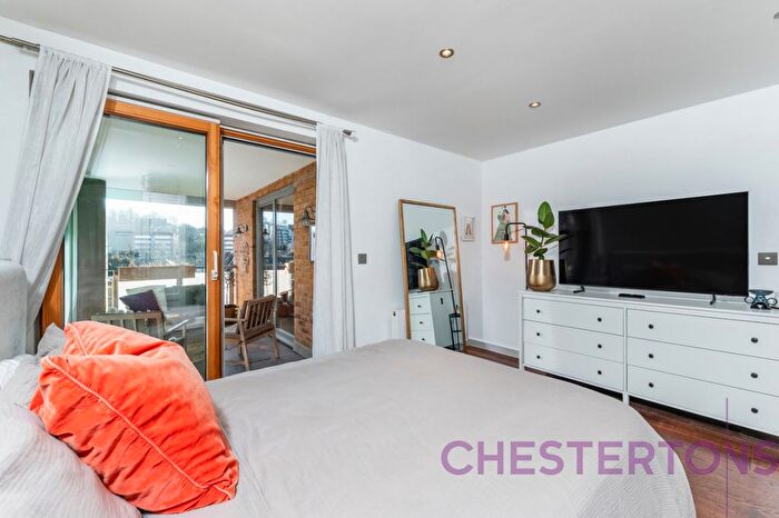3 Bedroom Flat To Rent In Cygnet House, Woodland Crescent, SE10