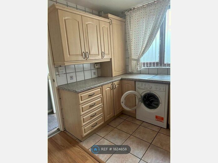 2 Bedroom Maisonette To Rent In St. Philips Road, Sheffield, S3