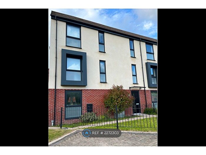 4 Bedroom Semi-Detached House To Rent In Frome Way, Donnington, Telford, TF2