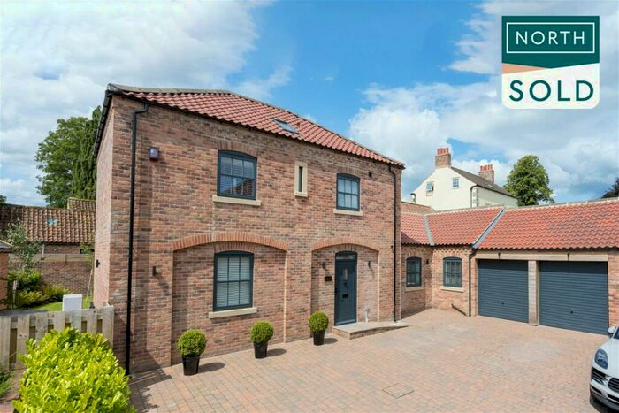 5 Bedroom Detached House For Sale In Plover House, Canal Lane, Littlethorpe, HG4