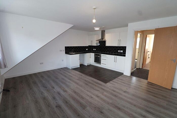 1 Bedroom Flat To Rent In Knightsbridge Court, Liverpool - First Months Rent Half Price, L14