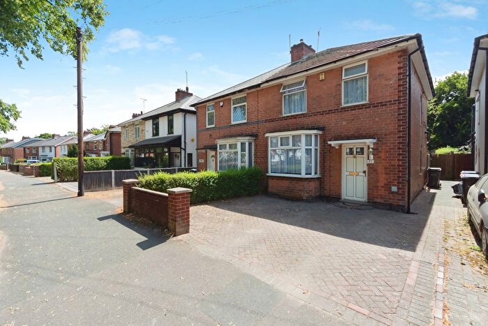 3 Bedroom Semi Detached House For Sale In Olton Boulevard East, Birmingham, West Midlands, B27