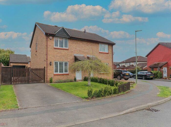 3 Bedroom Semi-Detached House To Rent In Celandine Avenue, Locks Heath, SO31