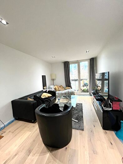 2 Bedroom Flat To Rent In City Tower, Limeharbour, Canary Wharf, Crossharbour, South Quay, London, E14