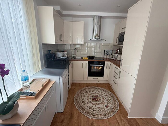 1 Bedroom Flat To Rent In Waverley Road, London, EN2