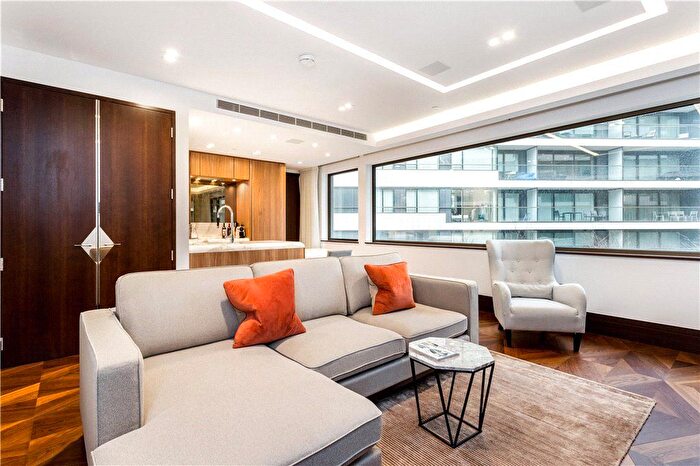 1 Bedroom Flat For Sale In Blenheim House, Crown Square, London, SE1