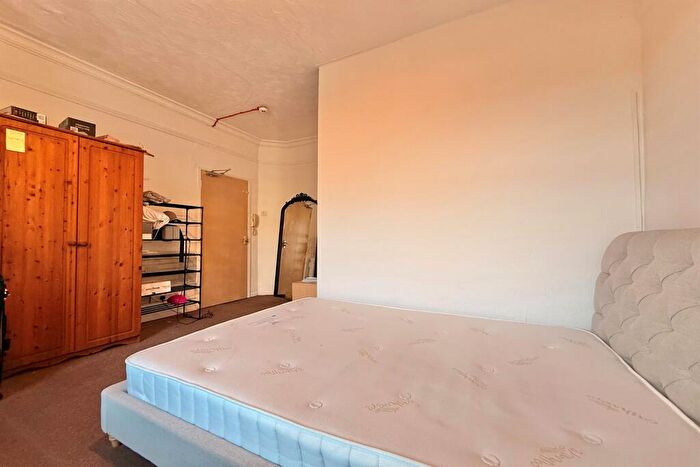 1 Bedroom Apartment To Rent In Clarendon Road, Manchester, M16