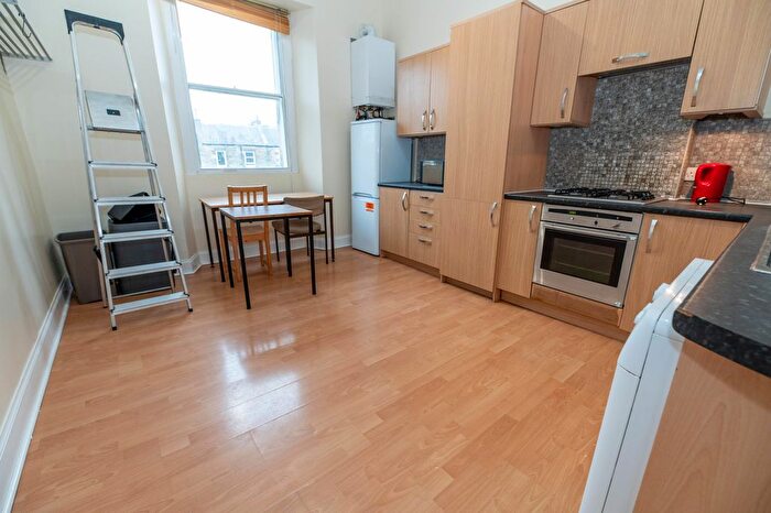 2 Bedroom Flat To Rent In Dalkeith Road, Edinburgh, EH16