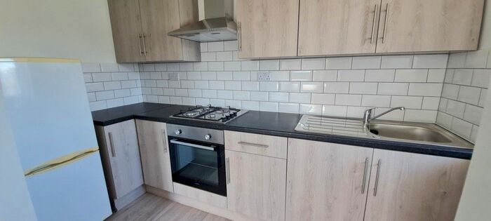 2 Bedroom Town House To Rent In Stuart Road, Stoke, Plymouth, PL3