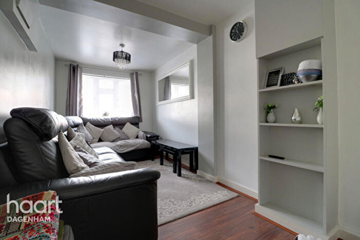 4 Bedroom Town House For Sale In Dewey Road, Dagenham, RM10