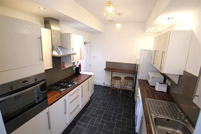 1 Bedroom Terraced House To Rent In Hartley Grove, Woodhouse, Leeds, LS6