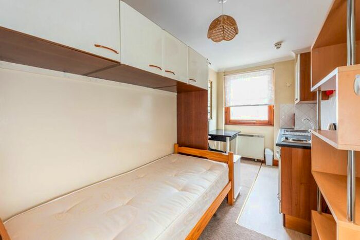 Studio To Rent In Collingham Road, Earls Court, London, SW5