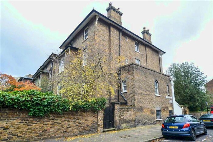 2 Bedroom Apartment To Rent In Vanbrugh Park, London, SE3