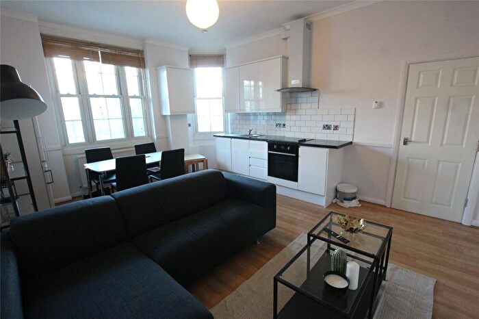 3 Bedroom Flat To Rent In Devon Mansions, Tooley Street, London, SE1