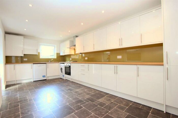 3 Bedroom Terraced House To Rent In Brookmill Road, Deptford, London, SE8