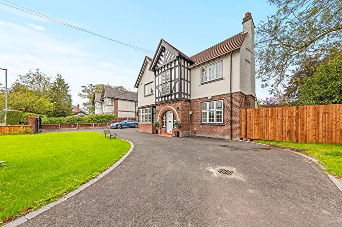 4 Bedroom Detached House For Sale In Common Lane, Culcheth, WA3