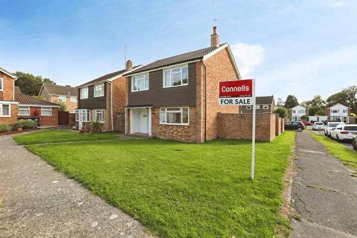 4 Bedroom Detached House For Sale In Beechey Way, Copthorne, Crawley, RH10