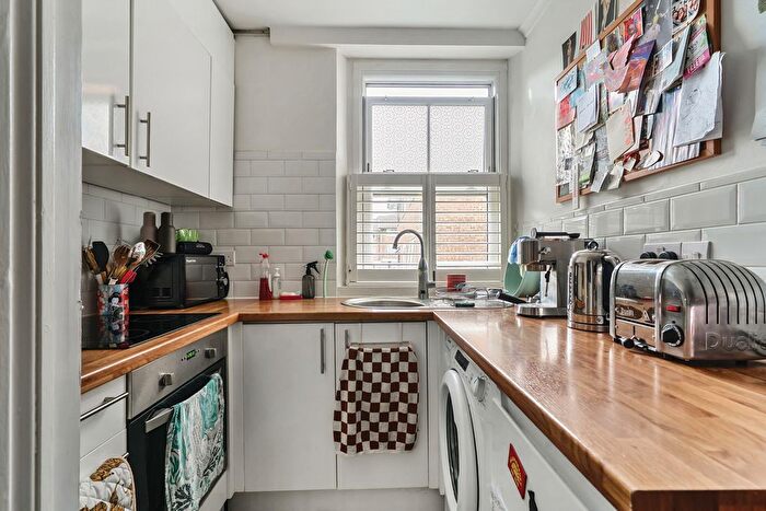 1 Bedroom Flat For Sale In Harold Road, London, SE19