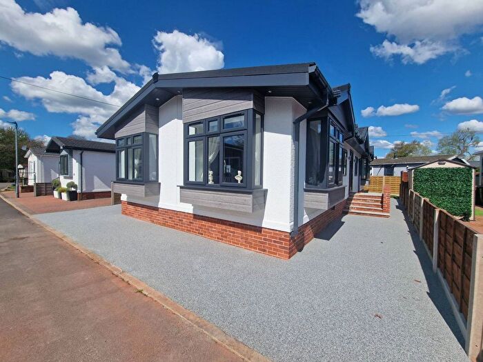 2 Bedroom Mobile/park Home For Sale In Chesters Croft, Cheadle Hulme, Cheadle, SK8