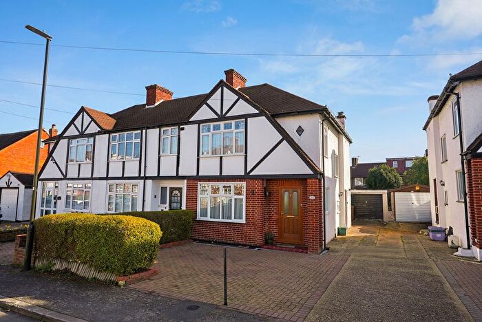 3 Bedroom End Terrace House For Sale In Williams Lane, Morden, SM4