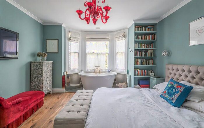 2 Bedroom Flat To Rent In St Charles Square, Ladbroke Grove, W10