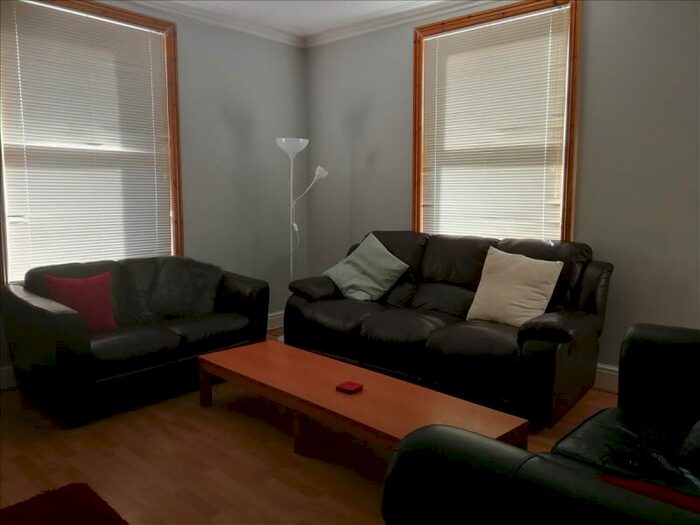 4 Bedroom End Of Terrace House To Rent In Beamsley Place, Hyde Park, Leeds, LS6