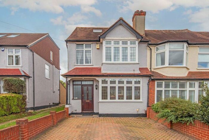 4 Bedroom Property To Rent In Stoneleigh Avenue, Worcester Park, KT4