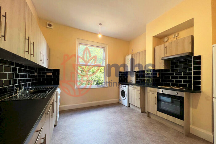 1 Bedroom Flat To Rent In Flat, Regent Park Terrace, Leeds, LS6